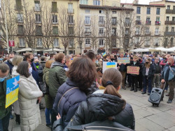 Decenas de miles de personas de toda Espa&ntilde;a se manifiestan contra la guerra en Ucrania