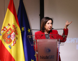 Defensa anuncia que aumentar&aacute; las retribuciones de las Fuerzas Armadas con una inversi&oacute;n de 400 millones de euros