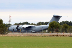 Despega de la Base A&eacute;rea de Los Llanos de Albacete el primer avi&oacute;n con material militar ofensivo para Ucrania