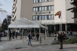 Despliegue policial como si se tratase de un Jefe de Estado en los juzgados de Plaza de Castilla ante la declaraci&oacute;n como investigada de Bego&ntilde;a G&oacute;mez
