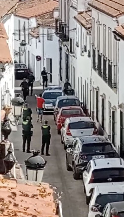 Detenido el var&oacute;n atrincherado con sus padres en una casa de Fregenal tras amenazar a agentes de la Guardia Civil