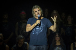 Detenido Nacho Cano por contratar presuntamente a inmigrantes irregulares para su musical `Malinche`