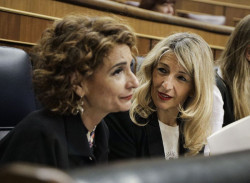 D&iacute;az afea a Montero que recurra al "privilegio" del veto para que el SMI tribute y avisa de que lo levantar&aacute;