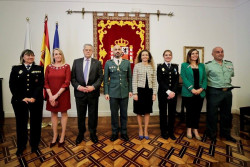 Distinguidos el coronel de la Guardia Civil Juan M. Ros y la polic&iacute;a Patricia Fern&aacute;ndez por su "compromiso y vocaci&oacute;n"