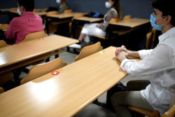 Docentes, centros y familias discrepan sobre la retirada de la mascarilla habiendo retomado las clases tras Semana Santa