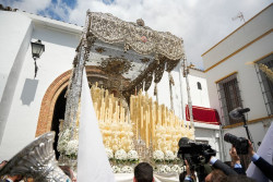 Domingo de Ramos radiante en Andaluc&iacute;a tras desafiar las hermandades a la lluvia y los pron&oacute;sticos