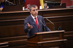 Dom&iacute;nguez, sobre el trato del Gobierno a Canarias en inmigraci&oacute;n: "Nos tienen sucios, olvidados y abandonados"