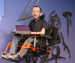 Echenique cierra la pol&eacute;mica por el env&iacute;o de armas pero sigue pensando que no hay que enviar armas