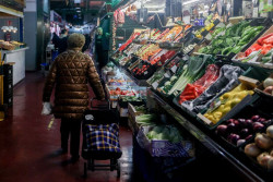 El 24% de espa&ntilde;oles cree que la vuelta a la normalidad de  precios no ocurrir&aacute; nunca tras bajar la inflaci&oacute;n
