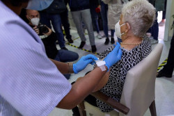  El 76,3% de la poblaci&oacute;n ya ha recibido la pauta completa de vacunaci&oacute;n