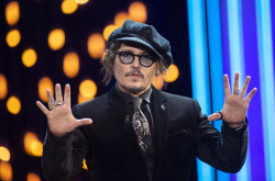 El actor Johnny Depp dona 65.000 d&oacute;lares a una asociaci&oacute;n musical de Massanassa (Valencia) afectada por la dana