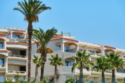 El alquiler de verano en Baleares, Costa Brava y Costa de la Luz iguala los ingresos anuales de sus capitales