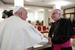 El arzobispo de Sevilla asume que el Papa pueda renunciar a su ministerio por su delicado estado de salud