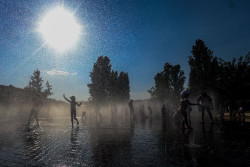 El calor intenso en Espa&ntilde;a deja varios r&eacute;cords de temperatura para mayo: 39&ordm;C en Badajoz y 24,4&ordm;C de m&iacute;nima en C&aacute;diz