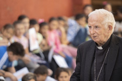 El cardenal Antonio Ca&ntilde;izares, hospitalizado debido a su "delicado estado de salud"