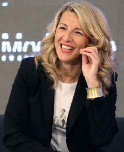 El CIS de Tezanos pone a su jefe el primero despu&eacute;s porque no tiene m&aacute;s remedio al PP,le sigue Vox,aupa al partido comunista de Sumar que lidera Diaz, a continuaci&oacute;n Podemos