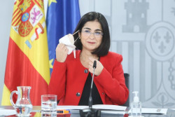 El Consejo de Ministros aprueba el fin del uso obligatorio de mascarilla en interiores como si fuese un triunfo y no es as&iacute;