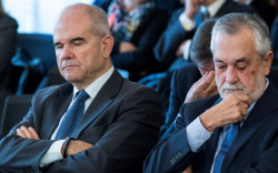 El Constitucional perdona al expresidente andaluz Manuel Chaves parte de la prevaricaci&oacute;n de los `ERE`