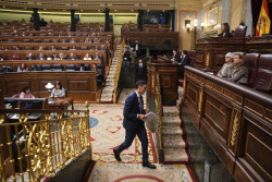 El Gobierno dice que los mensajes filtrados no  perjudican a S&aacute;nchez y que ninguno le incrimina,(de momento)  