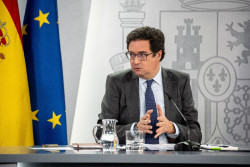 El Gobierno llevar&aacute; ma&ntilde;ana al Consejo de Ministros una ley que limita al 35% la publicidad institucional en los medios