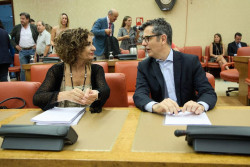 El Gobierno negociar&aacute; "con discreci&oacute;n" con Junts y ve "imposible" una fractura en el PSOE para apoyar a Feij&oacute;o
