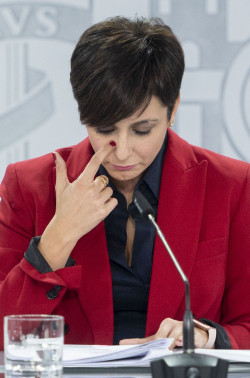El Gobierno reitera su compromiso con el precio de la luz pero sin medidas