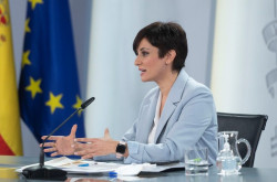 El Gobierno replica a Ayuso que el plan para descentralizar sedes "beneficia" a Madrid y a otros presidentes del PP