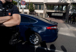 El juez suspende la declaraci&oacute;n de Bego&ntilde;a G&oacute;mez porque alega que no sabe el contenido de las querellas y &iquest;Quien paga las horas extras de la legi&oacute;n de polic&iacute;a nacional?