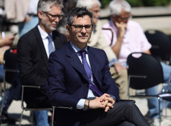 El ministro Bola&ntilde;os se autoexonera de la seguridad de los m&oacute;viles y dice que la culpa la tiene el gobierno en pleno, dice 