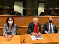 El padre &Aacute;ngel pide en el Parlamento Europeo no dejar solo al pueblo ucraniano