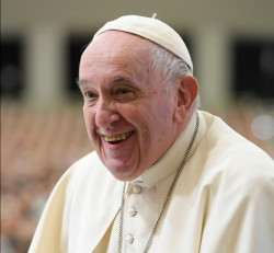 El Papa alerta de los "tambores de guerra" que se oyen "cada vez m&aacute;s fuerte" sobre Europa y el Mediterr&aacute;neo
