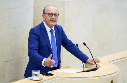 El Parlamento c&aacute;ntabro expresa su "profundo pesar" por el fallecimiento del vicepresidente L&oacute;pez Marcano