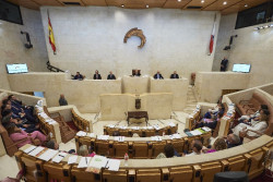El Parlamento debatir&aacute; este lunes sobre el `tasazo` de las basuras y las retribuciones de los docentes