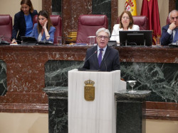 El PP acusa a S&aacute;nchez de enviar "por la puerta de atr&aacute;s" a la Regi&oacute;n a 340 menores migrantes como adultos
