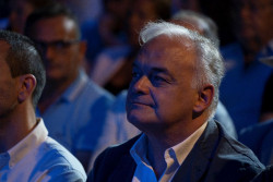 El PP dice que espera una llamada del Gobierno para renovar a la vez CGPJ y TC tras la visita del comisario Reynders