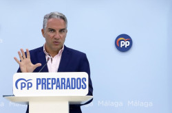 El PP dice que Feij&oacute;o est&aacute; "encantado" de volver a hablar con S&aacute;nchez si oye sus propuestas y no las tira a la "basura"