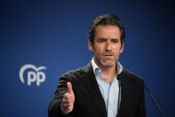 El PP enmarca el despliegue de la Armada con un fin "disuasorio" contra los cayucos y para "patrullar nuestras costas"
