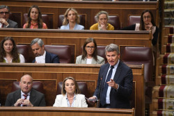 El PP lanza una ofensiva parlamentaria y pide la comparecencia de S&aacute;nchez por la "guerra sucia" de Leire D&iacute;ez
