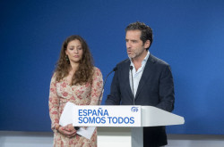 El PP replica con "Que dimita S&aacute;nchez" al preguntarle por dimisiones en su grupo por la ley que favorece a etarras