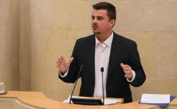 El PP responde al PSOE que el testamento vital ya se puede tramitar en los centros de salud