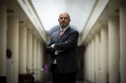 El presidente del Senado no se opone a los aforamientos, pero critica que Gallardo lo use como un "privilegio"