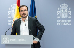 El presunto ministro comunista Garz&oacute;n, el del Chuleton critica al CNI