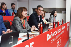 El PSOE acusa a Feij&oacute;o de mentir sobre su viaje a Tenerife y pide que aporte pruebas de que su vuelo fue cancelado
