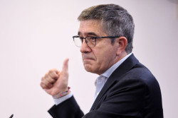 El PSOE ante la rebeli&oacute;n de las CCAA anuncia m&aacute;s impuestos