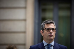 El PSOE de S&aacute;nchez -ayudar&iacute;a- al PP  si "renuncia a pactar con Vox en toda Espa&ntilde;a" pero ellos no renuncian a comunistas y Bildu