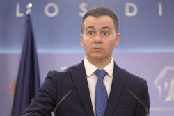 El PSOE le dice al ministro Escriv&aacute; que la edad de  la jubilaci&oacute;n ser&aacute; la que es