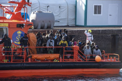 El PSOE propone regularizar a m&aacute;s de 500.000  migrantes