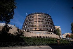 El PSOE y los socios aprueban  la reforma expr&eacute;s  para meter la mano en el TC