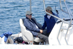 El rey Juan Carlos I no entra al trapo y ante las preguntas de la prensa ironiza con un,  "hace mucho" que "no va" a Santander