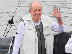 El Rey Juan Carlos llega al estadio Stamford Bridge (Londres) para ver el partido entre el Chelsea y el Real Madrid